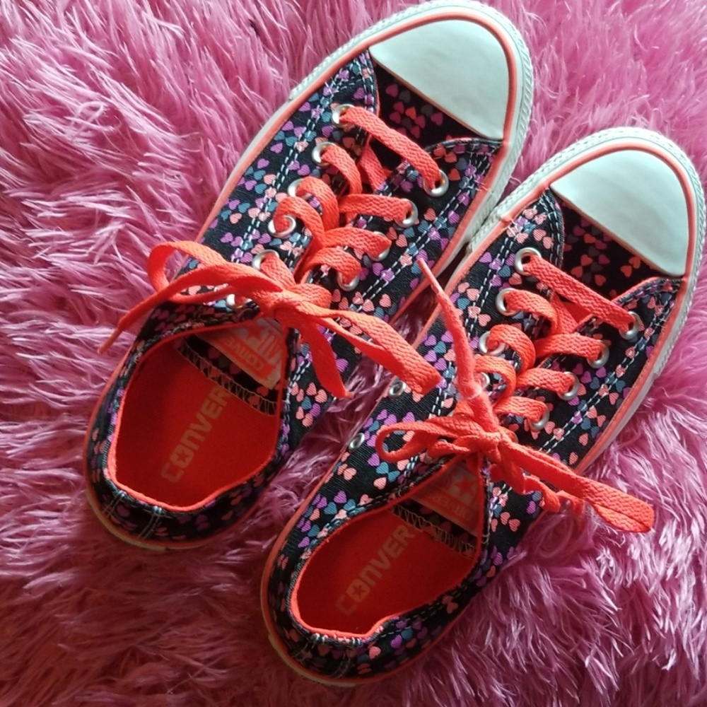 Converse size 7